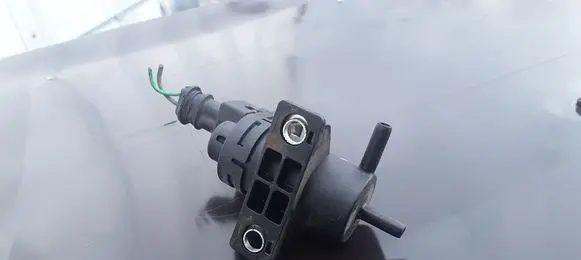 Renault Laguna III Turbo solenoid valve 8200762162