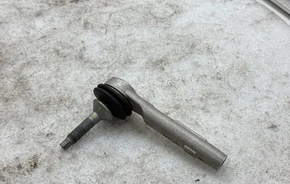 Tesla Model Y Steering tie rod end 240926B6