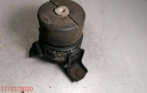 Toyota Camry Engine mount bracket AV67735