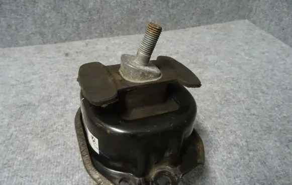 BMW X5 F15 Engine mount bracket 6853103
