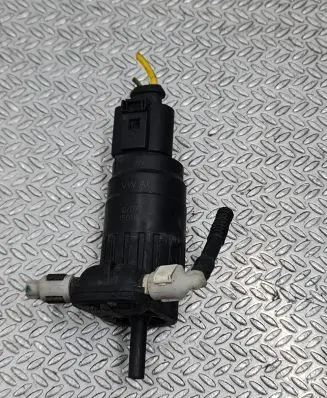 Audi A3 S3 8P Windscreen/windshield washer pump 1K6955651 35011030 SG712V