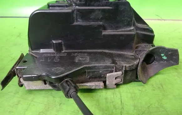 Renault Laguna II Front door lock