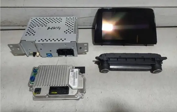 Ford Focus Radio/CD/DVD/GPS head unit JX7118C815ZAT
