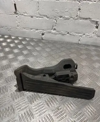 Volkswagen PASSAT B6 Accelerator throttle pedal 1K1721503L