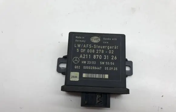 Mercedes-Benz E W211 Light module LCM A2118703126 5DF00827802