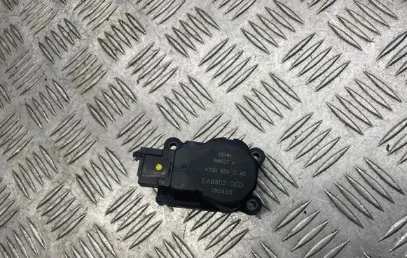 Mercedes-Benz C W203 Air flap motor/actuator A2308201242 B6627 EAB502