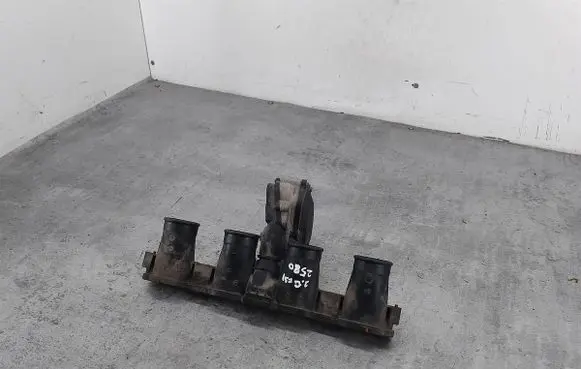 Volkswagen PASSAT B6 Intake manifold 06D133209T