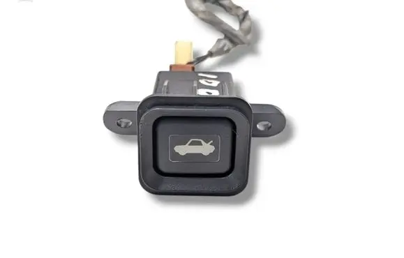 Honda CR-V Tailgate/boot open switch button 35800-Z9A-003ZA
