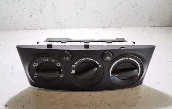 Toyota Avensis T220 Climate control unit 5590005120