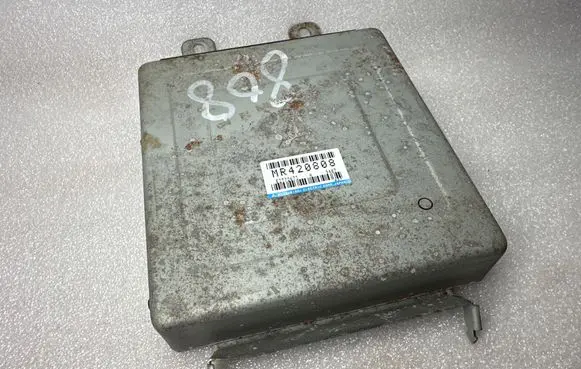 Mitsubishi Space Star Engine control unit/module MR420808 E2T72673