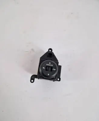 Hyundai i30 Wing mirror switch