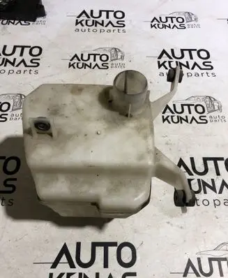 Toyota Prius (XW20) Windshield washer fluid reservoir/tank 1789321030 F0Y0DAG0GF1