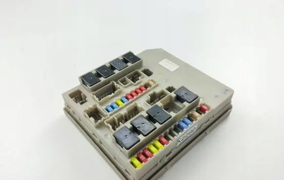 Renault Clio III Fuse module 902663A