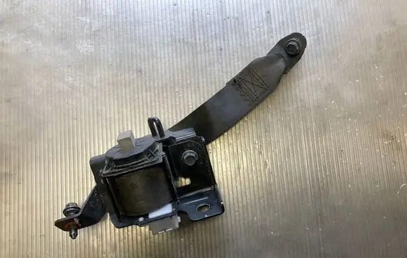 Hyundai i40 Rear seatbelt 898103Z000 GB141662003 898203Z000