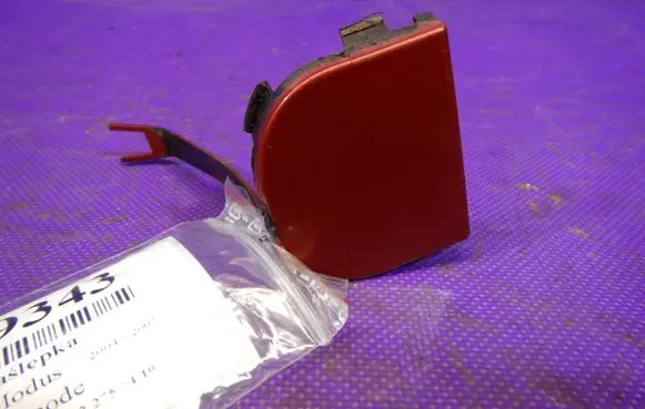 Renault Modus Front tow hook cap/cover 8200298353