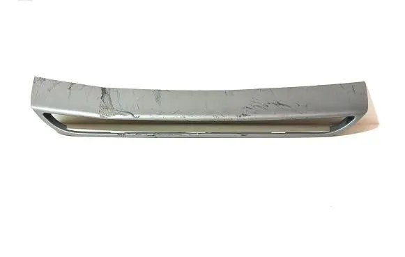 Front bumper lip