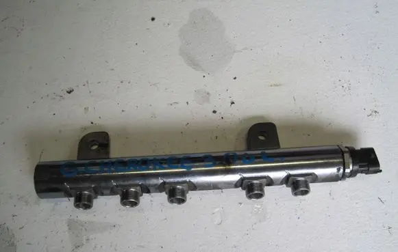 Jeep Grand Cherokee Fuel main line pipe 0445216050