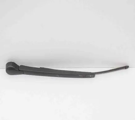 Rear wiper blade arm