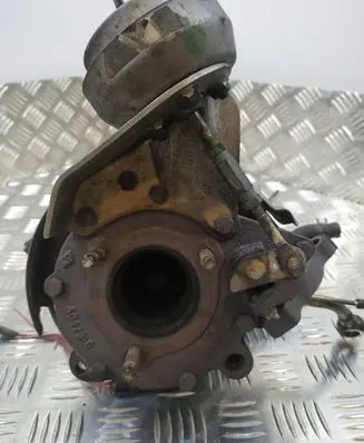 Toyota Auris 150 Turbo UB13 172010R021