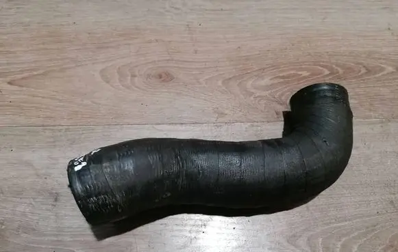 Volvo V70 Intercooler hose/pipe 30636856