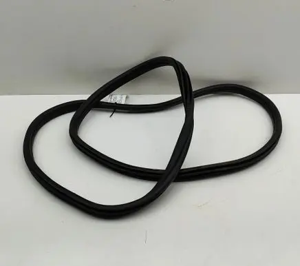 BMW 3 G20 G21 Rubber seal rear door 7407375