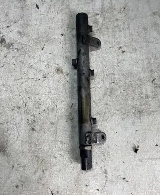 Mercedes-Benz E W211 Fuel main line pipe A6420700695
