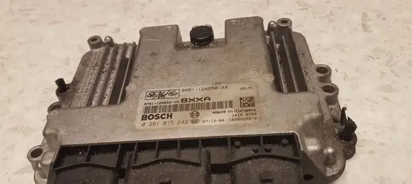 Ford Focus Engine control unit/module 0281015242 8M5112A650XA