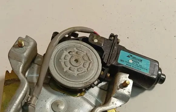 KIA Sorento Rear door window regulator motor XH102PA