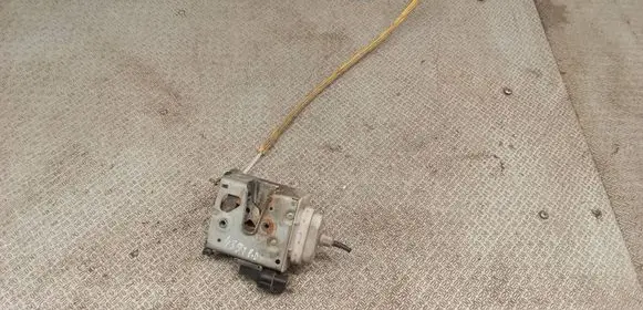 Audi A3 S3 8L Front door lock 8L1837016C