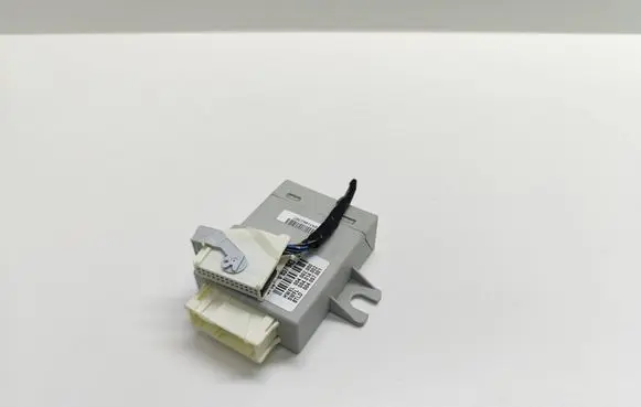 BMW 5 F10 F11 Air suspension control unit module (rear) 6857943 685794301 37146857943