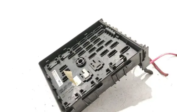 Volkswagen PASSAT B6 Fuse module 3C0937125 63592777