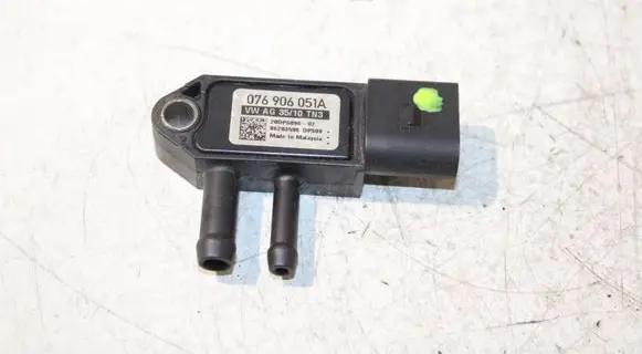 Volkswagen Touran I Exhaust gas pressure sensor 076906051A