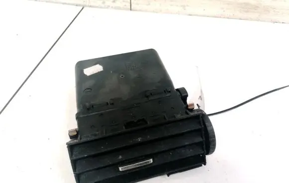 Ford Focus C-MAX Dash center air vent grill 3M51R014L21B 3M51-R014L21B
