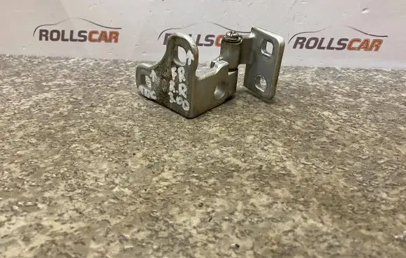 Land Rover Range Rover L322 Front door upper hinge 70254469