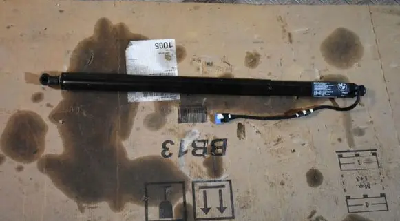 BMW X4 G02 Tailgate strut 9482790