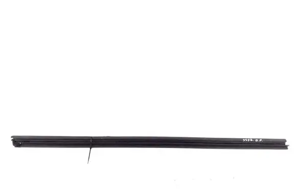 Toyota Avensis T270 Front door trim bar 68171-05070
