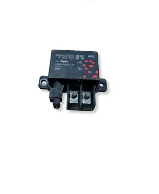 Mercedes-Benz E W211 Charging relay A0025423819 V23132A2001314