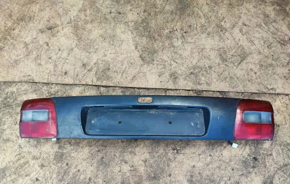 Tailgate trim