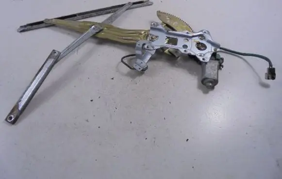 Mitsubishi Pajero Front door window regulator with motor MR144595