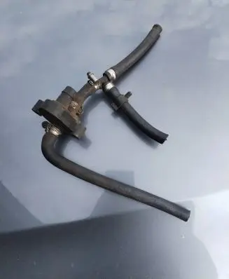BMW 5 E39 Fuel return line/hose 2354117