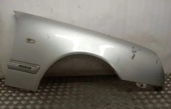 Mercedes-Benz E W210 Fender