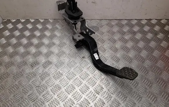 Mazda CX-30 Clutch pedal DFR5