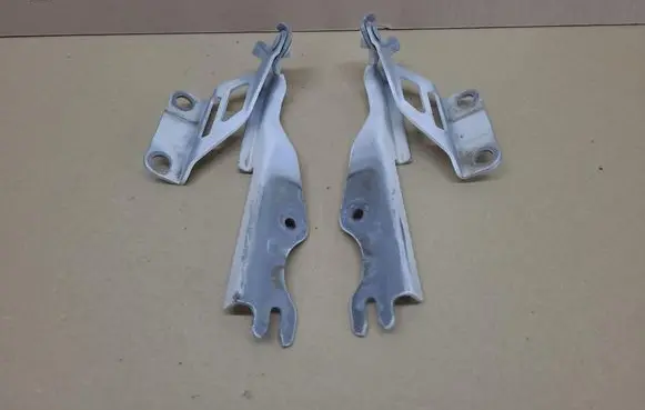 Mazda 6 Engine bonnet/hood hinges GHP9