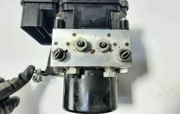 Volvo XC60 ABS Pump P31423348