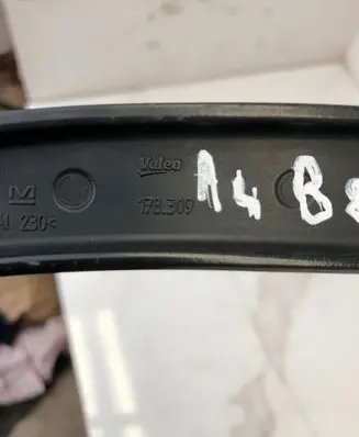 Audi A4 S4 B8 8K Front wiper blade arm 178309