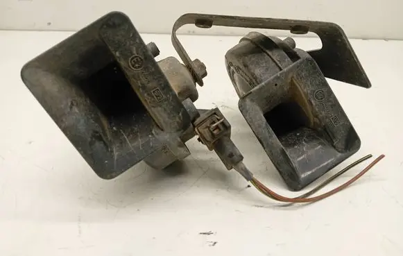 Volkswagen PASSAT B5 Horn signal