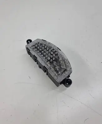Porsche Macan (95B) Heater blower motor/fan resistor 8t0820521f