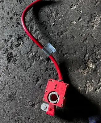 BMW X1 E84 Positive cable (battery) braknumeruczci
