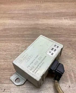 Audi A4 S4 B5 8D Immobilizer control unit/module 4A0953234 Used WithPlug