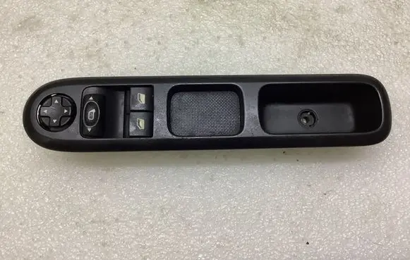 Peugeot 5008 Electric window control switch 96650619ZD 30170356
